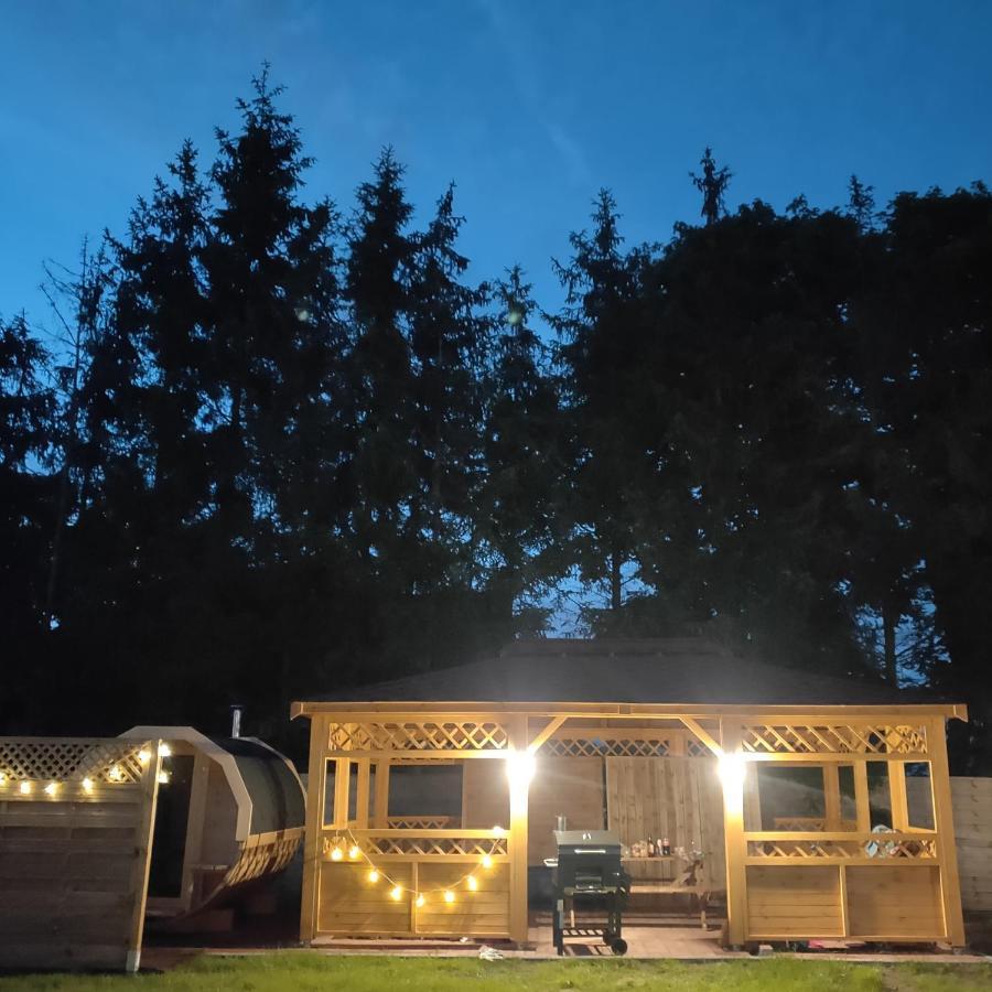 Kalinowy Sad Domki Z Jacuzzi I Sauna Mikołajki Exterior foto